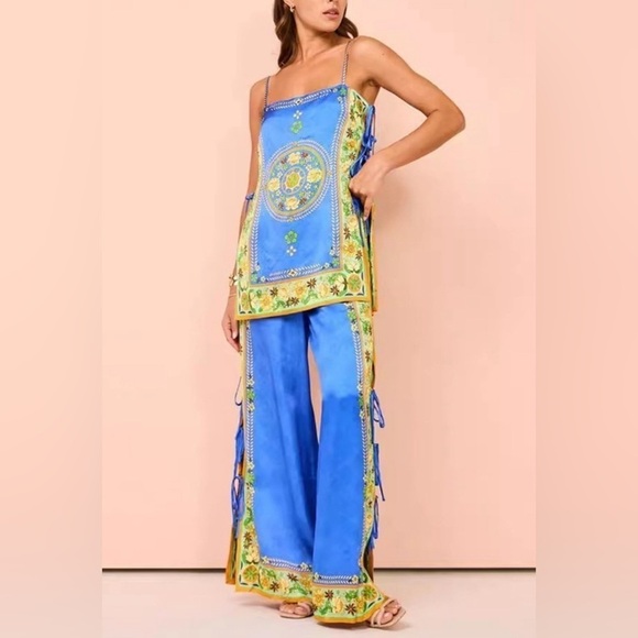 Ready for Vacay! 🏝️Blue… Paisley Blue Top & Pants - Picture 3 of 8